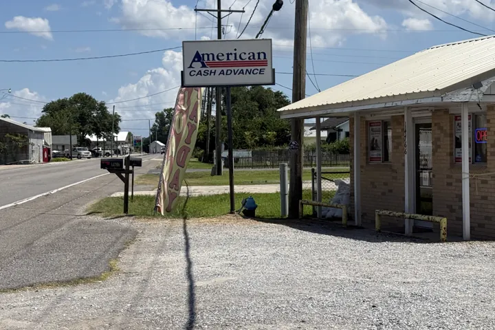 American Cash Advance storefront in Cut Off, LA